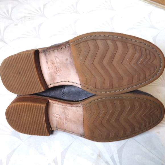 Clarks Gray Suede Ankle Boot - Picture 8 of 8